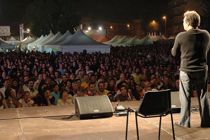 franco_neri_e_il_pubblico.jpg